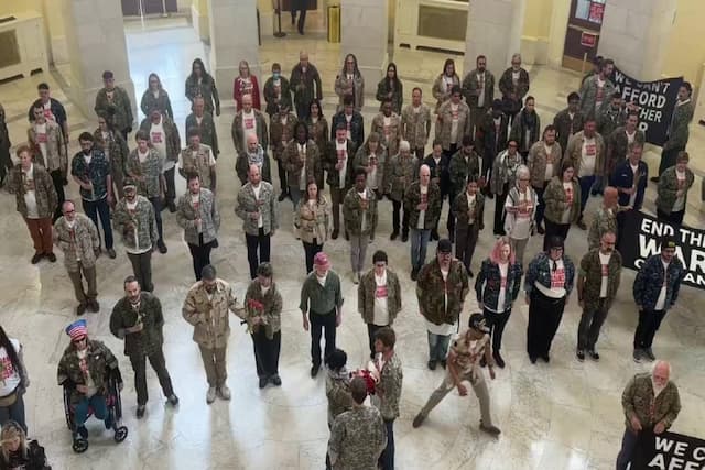 Puluhan Veteran AS Ditangkap di Capitol karena Demo Menentang Perang Iran Puluhan Veteran AS Ditangkap di Capitol karena Demo Menentang Perang Iran