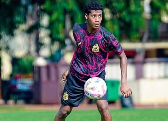 Fadly Alberto Ditinggal Sponsor usai Lepaskan Tendangan Kungfu Fadly Alberto Ditinggal Sponsor usai Lepaskan Tendangan Kungfu