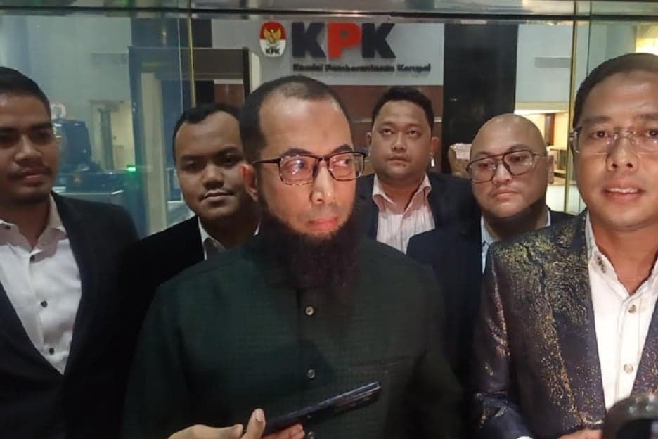 Selesai Diperiksa KPK, Ustaz Khalid Basalamah: Saya sebagai Saksi, Bukan Tersangka! Selesai Diperiksa KPK, Ustaz Khalid Basalamah: Saya sebagai Saksi, Bukan Tersangka!