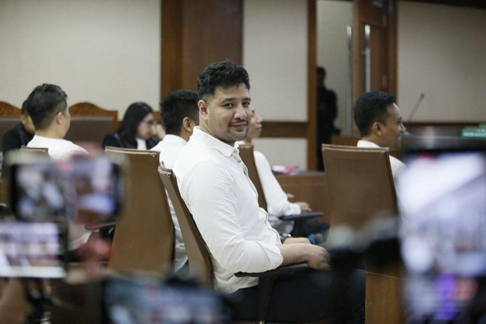 Divonis 7 Tahun Penjara, Ammar Zoni Masih Pikir-pikir Ajukan Banding Divonis 7 Tahun Penjara, Ammar Zoni Masih Pikir-pikir Ajukan Banding