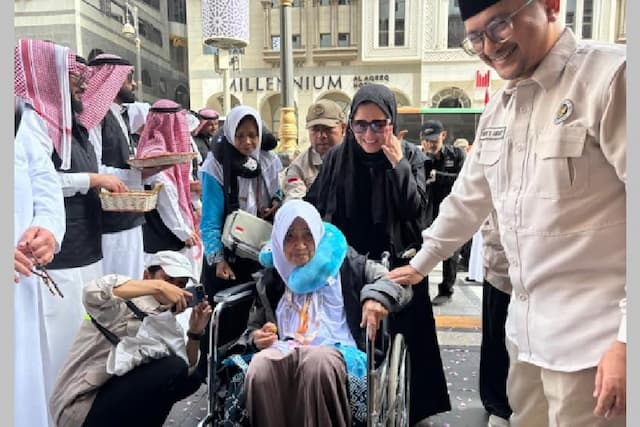 Jemaah Mengaku Tak Khawatir Berangkat Haji di Tengah Isu Konflik Timur Tengah Jemaah Mengaku Tak Khawatir Berangkat Haji di Tengah Isu Konflik Timur Tengah