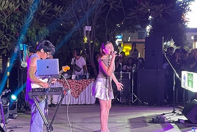 Penonton Music Zone Okezone Bersorak Saat Meiska Adinda Nyayikan Lagu 'Keras Kepala' Penonton Music Zone Okezone Bersorak Saat Meiska Adinda Nyayikan Lagu 'Keras Kepala'