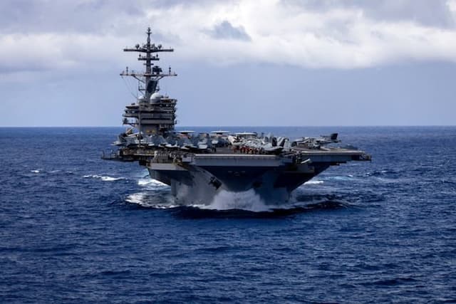 Kapal Induk AS Ke-3 Tiba di Dekat Iran, Trump Sebut Teheran Tak Punya Banyak Waktu Kapal Induk AS Ke-3 Tiba di Dekat Iran, Trump Sebut Teheran Tak Punya Banyak Waktu