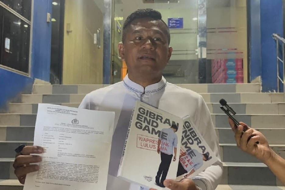 Rismon Sianipar Dilaporkan ke Polda Metro Terkait Buku Gibran End Game, Ini Alasannya Rismon Sianipar Dilaporkan ke Polda Metro Terkait Buku Gibran End Game, Ini Alasannya