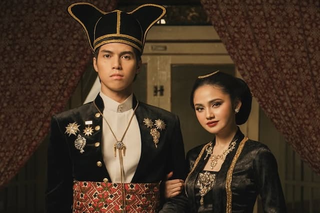 Suvenir Pernikahan El Rumi dan Syifa Hadju Berisi Emas dan Tumbler, Ini Maknanya! Suvenir Pernikahan El Rumi dan Syifa Hadju Berisi Emas dan Tumbler, Ini Maknanya!