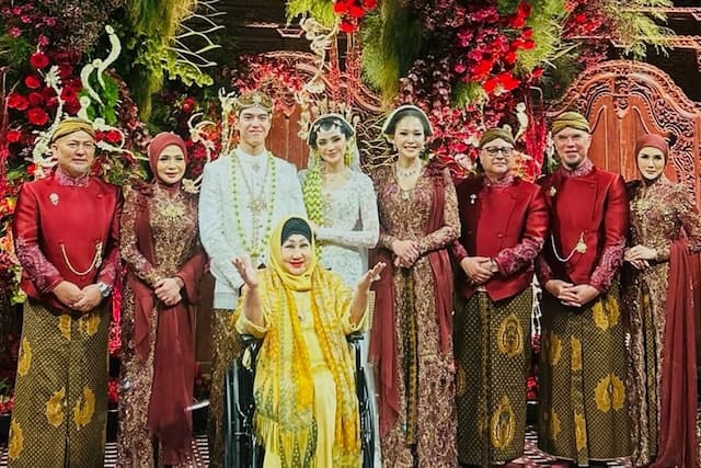 El Rumi dan Syifa Hadju Foto Bareng Maia Estianty dan Ahmad Dhani di Momen Akad Nikah El Rumi dan Syifa Hadju Foto Bareng Maia Estianty dan Ahmad Dhani di Momen Akad Nikah