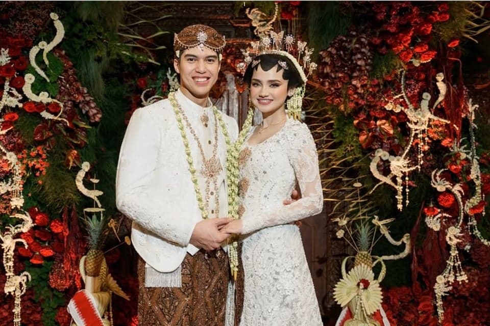 Berbeda dari Akad! Resepsi El Rumi dan Syifa Hadju Tampil dengan Nuansa Internasional Berbeda dari Akad! Resepsi El Rumi dan Syifa Hadju Tampil dengan Nuansa Internasional