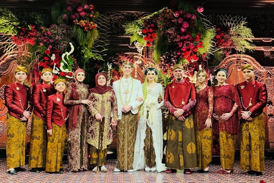 Prabowo, Bahlil Lahadalia hingga Puan Maharani Hadiri Resepsi El Rumi dan Syifa Hadju Prabowo, Bahlil Lahadalia hingga Puan Maharani Hadiri Resepsi El Rumi dan Syifa Hadju