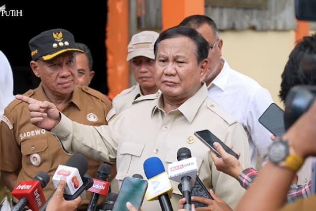 Prabowo Tinjau Pengolahan Sampah Terpadu di Banyumas yang Hasilkan Paving hingga Genteng Prabowo Tinjau Pengolahan Sampah Terpadu di Banyumas yang Hasilkan Paving hingga Genteng