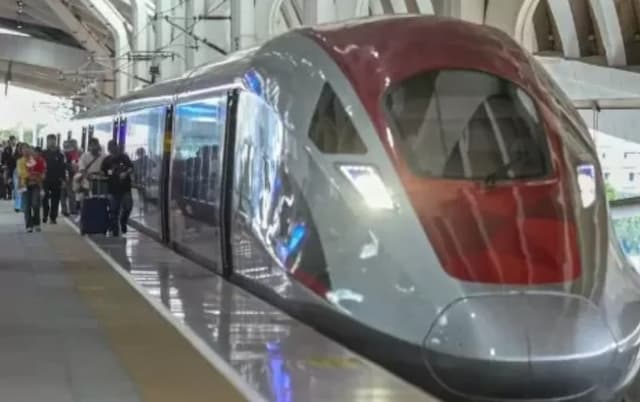 KCIC Pasang Target Penumpang Whoosh 30.000 per Hari di 2028 KCIC Pasang Target Penumpang Whoosh 30.000 per Hari di 2028