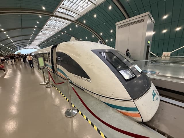 10 Kereta Api Tercepat di Dunia, Nomor 1 Melaju 460 Km/Jam 10 Kereta Api Tercepat di Dunia, Nomor 1 Melaju 460 Km/Jam