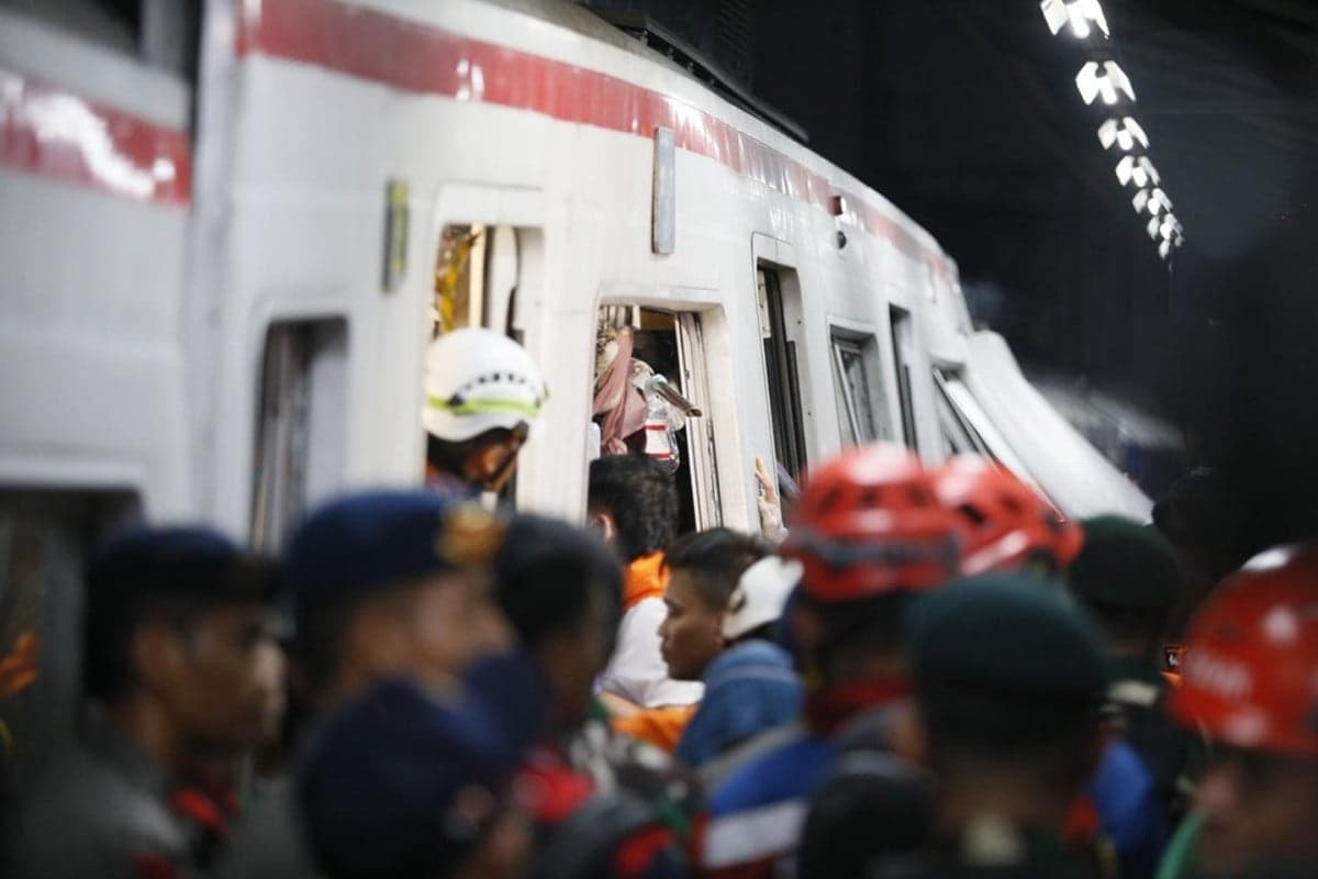 Polisi Dalami Penyebab Kecelakaan Kereta di Stasiun Bekasi Timur Polisi Dalami Penyebab Kecelakaan Kereta di Stasiun Bekasi Timur