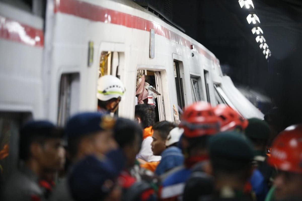 Update Korban Kecelakaan Kereta di Bekasi Timur: 14 Meninggal Dunia, 84 Korban Luka Update Korban Kecelakaan Kereta di Bekasi Timur: 14 Meninggal Dunia, 84 Korban Luka