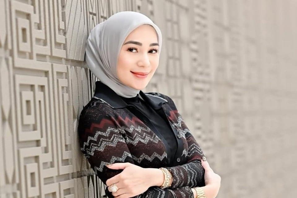 Mantan Istri Andre Taulany Diduga Aniaya ART, Gaji Ditahan hingga Ancam Pakai Pisau Mantan Istri Andre Taulany Diduga Aniaya ART, Gaji Ditahan hingga Ancam Pakai Pisau