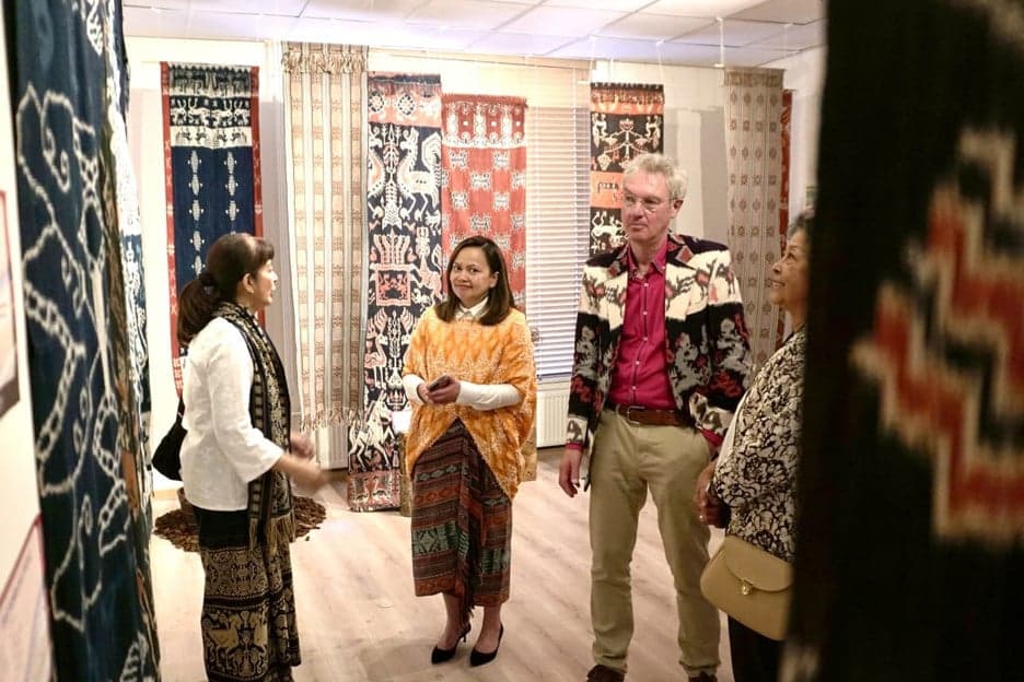 Tembus Pasar Global, Produk Tenun Pewarna Alami Pameran di Belanda Tembus Pasar Global, Produk Tenun Pewarna Alami Pameran di Belanda