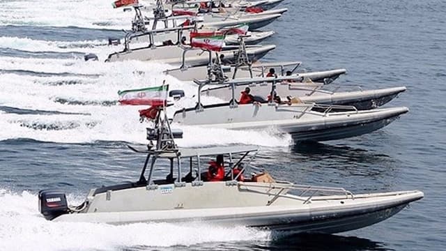 3 Taktik Kejutan AL IRGC dalam Menghadapi Agresi AS Jilid II 3 Taktik Kejutan AL IRGC dalam Menghadapi Agresi AS Jilid II