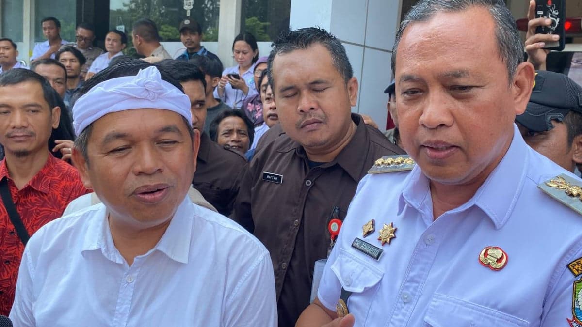 KDM Perintahkan Wali Kota Bekasi Segera Pasang Palang Pintu Pelintasan Kereta KDM Perintahkan Wali Kota Bekasi Segera Pasang Palang Pintu Pelintasan Kereta