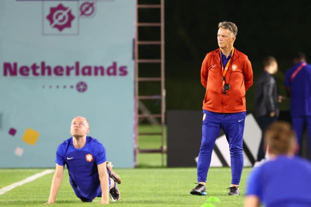 Taktik Belanda Dikritik, Van Gaal Cuek: Pilih Total Football atau Trofi? Taktik Belanda Dikritik, Van Gaal Cuek: Pilih Total Football atau Trofi?
