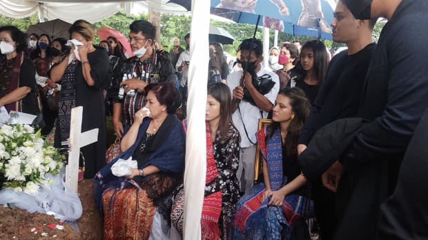 Tegar Lepas Kepergian sang Ayah, Marsha Aruan: Semoga Berikan Kesan yang Baik Tegar Lepas Kepergian sang Ayah, Marsha Aruan: Semoga Berikan Kesan yang Baik