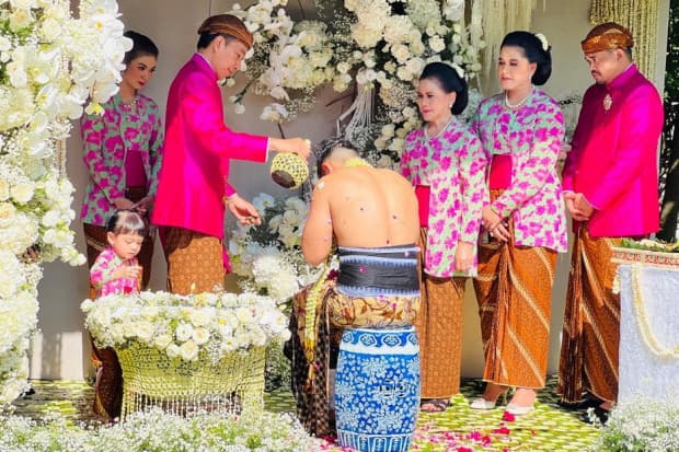 Motif Batik yang Dikenakan Kasang Pangarep saat Siraman Ternyata Memiliki Makna Mendalam Motif Batik yang Dikenakan Kasang Pangarep saat Siraman Ternyata Memiliki Makna Mendalam