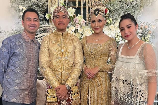 Penampilan Nagita Slavina di Pernikahan Kaesang-Erina Banjir Kritikan, Bajunya Dinilai Tak Sopan Penampilan Nagita Slavina di Pernikahan Kaesang-Erina Banjir Kritikan, Bajunya Dinilai Tak Sopan