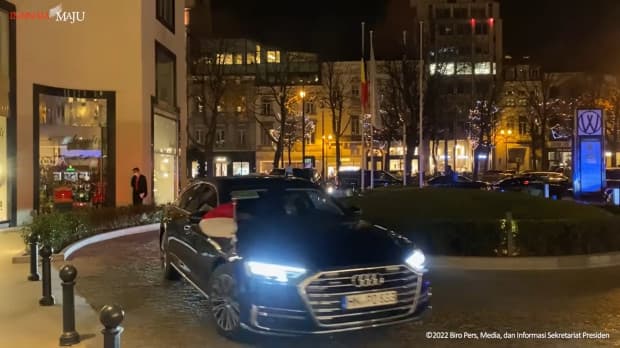 Punya Rotator dan Strobo, Ini Istimewanya Mobil yang Jemput Presiden Jokowi di Belgia Punya Rotator dan Strobo, Ini Istimewanya Mobil yang Jemput Presiden Jokowi di Belgia