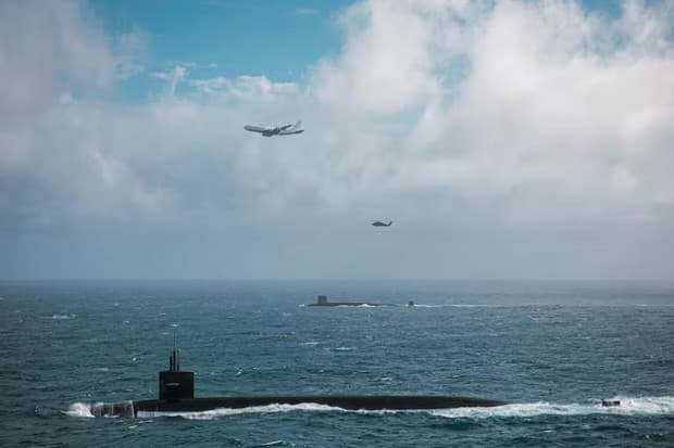 Kapal Selam Rudal Nuklir AS dan Inggris Muncul di Atlantik Utara, Gertak Rusia? Kapal Selam Rudal Nuklir AS dan Inggris Muncul di Atlantik Utara, Gertak Rusia?