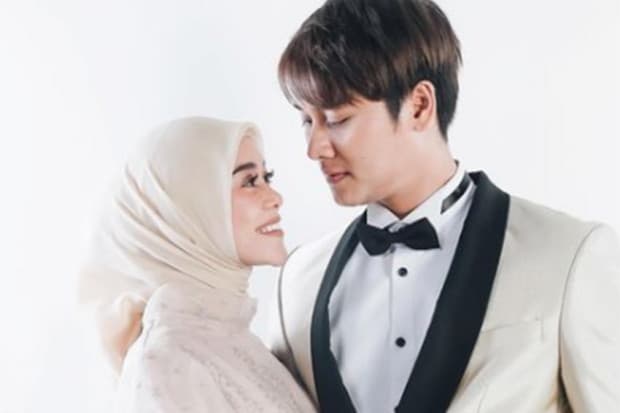 Rizky Billar Ogah Disebut Tenar Berkat sang Istri: Gue Hadir, Karier Lesti Makin Meningkat Rizky Billar Ogah Disebut Tenar Berkat sang Istri: Gue Hadir, Karier Lesti Makin Meningkat