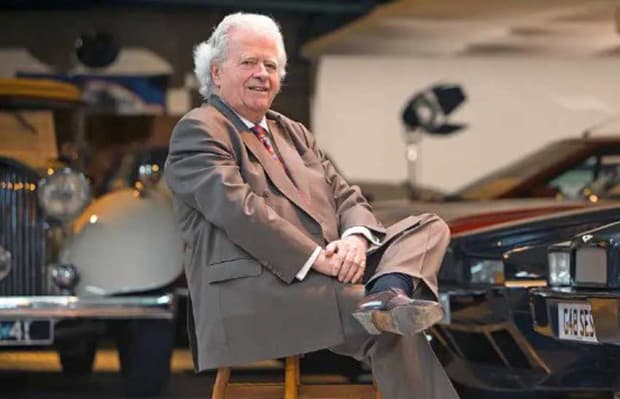 Rodger Dudding, Pria 81 Tahun Pemilik Koleksi 400 Mobil dan Motor Antik Rodger Dudding, Pria 81 Tahun Pemilik Koleksi 400 Mobil dan Motor Antik