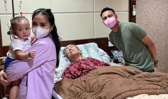Jenguk Mami Popon, Raffi Ahmad dan Nagita Slavina Ungkap Kondisi Terkini sang Nenek Jenguk Mami Popon, Raffi Ahmad dan Nagita Slavina Ungkap Kondisi Terkini sang Nenek