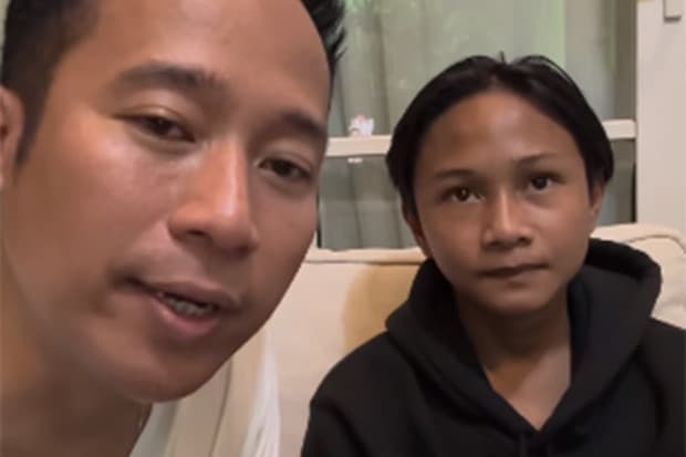 Keseringan Umbar Air Mata, Ekspresi Nangis dan Ketawa Fajar Sadboy Susah Dibedakan Keseringan Umbar Air Mata, Ekspresi Nangis dan Ketawa Fajar Sadboy Susah Dibedakan