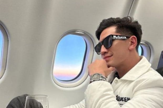 Verrell Bramasta Cosplay sebagai Pengemis di Jepang usai Kecopetan: Jadi Gembel Verrell Bramasta Cosplay sebagai Pengemis di Jepang usai Kecopetan: Jadi Gembel