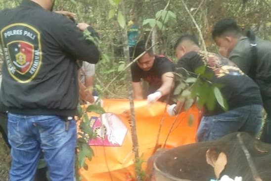 Sebelum Ditemukan Tewas Tanpa Busana, Robi Pamit Main ke Rumah Teman Sebelum Ditemukan Tewas Tanpa Busana, Robi Pamit Main ke Rumah Teman