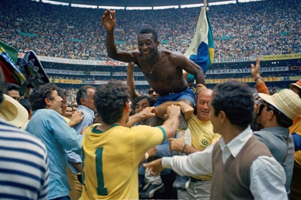 Profil Pele, Legenda Sepak Bola yang Menaklukkan Dunia Profil Pele, Legenda Sepak Bola yang Menaklukkan Dunia