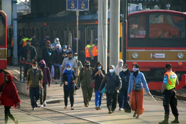 Tarif KRL Bakal Dibedakan Kaya dan Miskin, KRL Mania: Dapat Terjadi Kekacauan Tarif KRL Bakal Dibedakan Kaya dan Miskin, KRL Mania: Dapat Terjadi Kekacauan