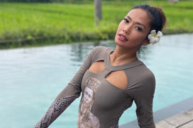 Shanty Kini Pilih Menetap di Bali, Sudah Cerai dari Sebastian Paredes? Shanty Kini Pilih Menetap di Bali, Sudah Cerai dari Sebastian Paredes?