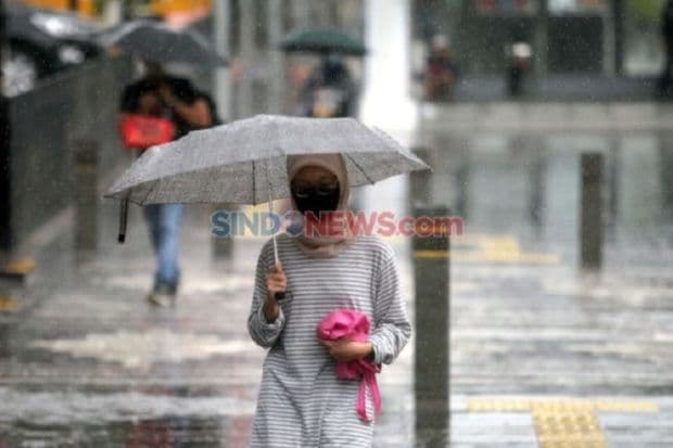 Ramalan Cuaca Jakarta Hari Ini: Siang Hujan Ringan hingga Malam