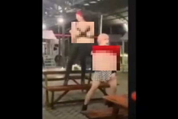 Video Dugem dengan Tarian Erotis Tanpa Baju Gemparkan Tebing Tinggi Video Dugem dengan Tarian Erotis Tanpa Baju Gemparkan Tebing Tinggi