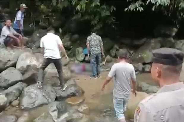 Loncat di Air Terjun Setinggi 10 Meter, 2 Siswi SMP Tewas Tenggelam Loncat di Air Terjun Setinggi 10 Meter, 2 Siswi SMP Tewas Tenggelam