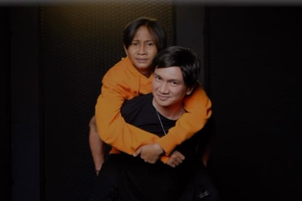 Wajah Mirip, Banyak Warganet Sebut Anji dan Fajar Sadboy seperti Saudara Kembar Wajah Mirip, Banyak Warganet Sebut Anji dan Fajar Sadboy seperti Saudara Kembar