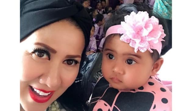 Profil Vania Athabina, Anak Bungsu Venna Melinda yang Menggemaskan Profil Vania Athabina, Anak Bungsu Venna Melinda yang Menggemaskan