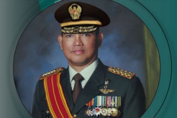 11 Bintang Jasa Jenderal TNI Try Sutrisno, Mantan Panglima yang Pernah Jadi Wakil Presiden 11 Bintang Jasa Jenderal TNI Try Sutrisno, Mantan Panglima yang Pernah Jadi Wakil Presiden
