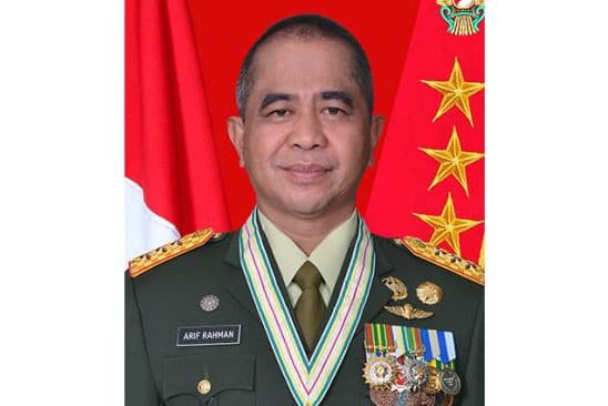Profil Arif Rahman, Jenderal TNI Bintang 3 yang Kini Menjabat Dankodiklatad Profil Arif Rahman, Jenderal TNI Bintang 3 yang Kini Menjabat Dankodiklatad
