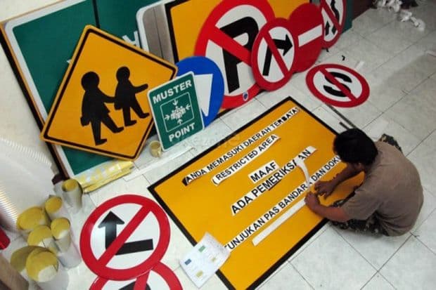 7 Istilah Lalu Lintas Lucu, dari Ramlan sampai Pamer Paha 7 Istilah Lalu Lintas Lucu, dari Ramlan sampai Pamer Paha