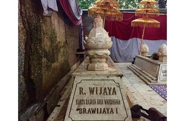Misteri Petilasan Raden Wijaya, Tempat Persemayaman Raja Majapahit yang Sering Didatangi Pejabat Misteri Petilasan Raden Wijaya, Tempat Persemayaman Raja Majapahit yang Sering Didatangi Pejabat