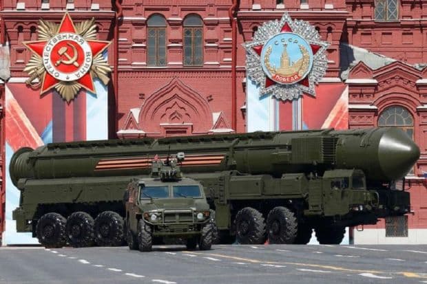Donald Trump: Pertama Tank lalu Nuklir, Akhiri Perang Gila Ukraina!