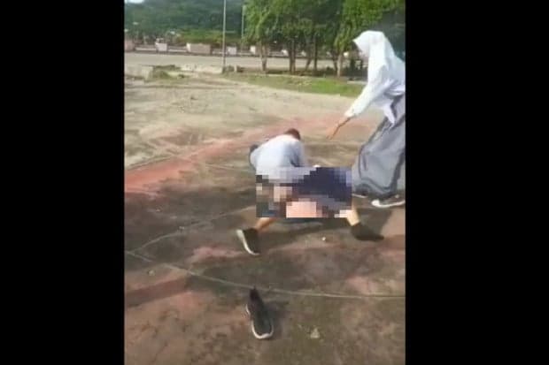 Viral! Perkelaihan 2 Pelajar Perempuan Gemparkan Pasangkayu Viral! Perkelaihan 2 Pelajar Perempuan Gemparkan Pasangkayu