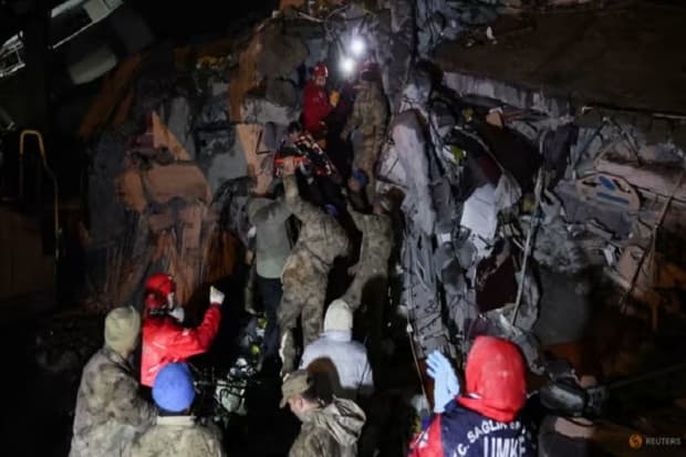 Korban Tewas Gempa Turki-Suriah 4.365 Orang: `Ini seperti Kiamat` Korban Tewas Gempa Turki-Suriah 4.365 Orang: `Ini seperti Kiamat`