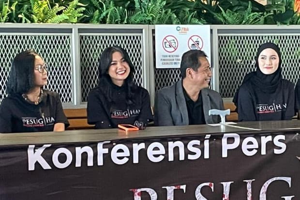 Tak Kuasa Tolak Rayuan sang Sutradara, Nirina Zubir Kembali Bintangi Film Horor Tak Kuasa Tolak Rayuan sang Sutradara, Nirina Zubir Kembali Bintangi Film Horor