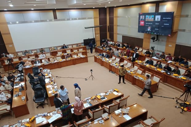 Rapat Biaya Haji di DPR Belum Dimulai, Lagu Rupiah Rhoma Irama Diputar Rapat Biaya Haji di DPR Belum Dimulai, Lagu Rupiah Rhoma Irama Diputar